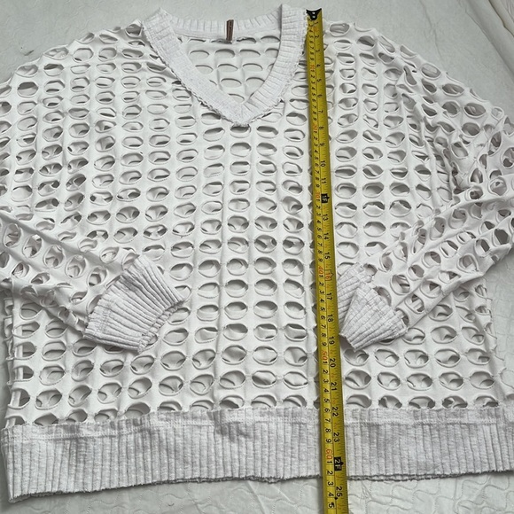 Pete Made In America white open weave v-neck top - Picture 6 of 9